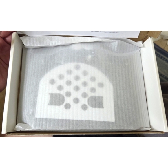 Projector Stand - 35 Lbs Load Capacity, 360° Rotatable & Foldable. - Picture 8 of 9